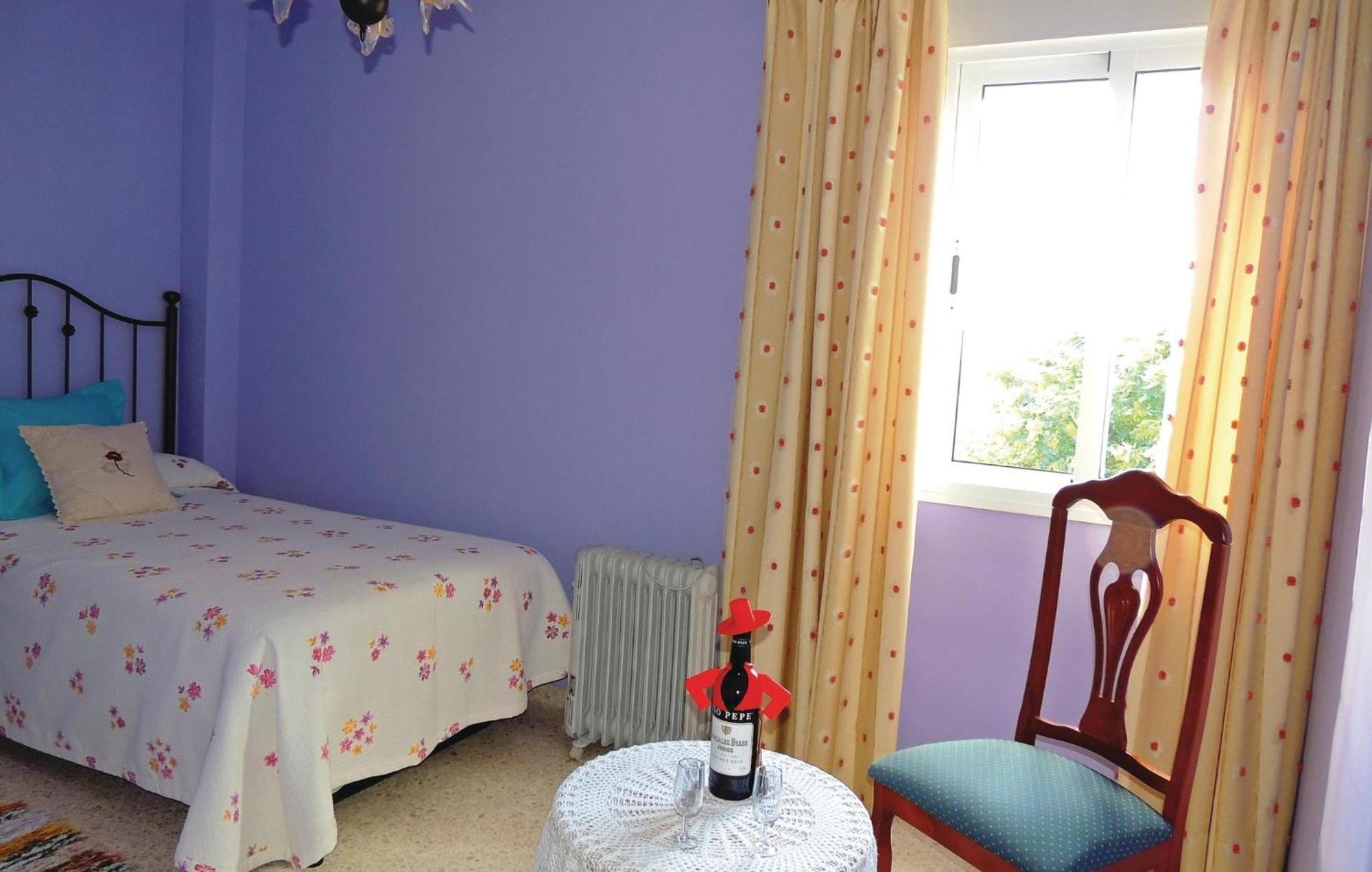 3 Bedroom Nice Apartment In Херес-де-ла-Фронтера Экстерьер фото