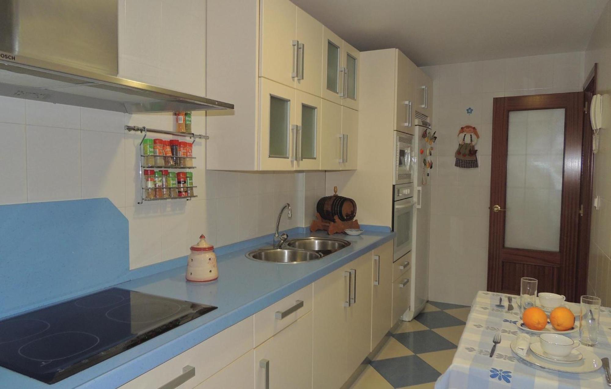 3 Bedroom Nice Apartment In Херес-де-ла-Фронтера Экстерьер фото